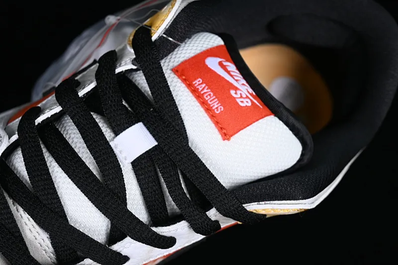 All categories Nk SB Dunk series Nk SB Dunk Low low-top sneakers Nk SB Dunk Low "Raygun" alien embroidery SB smashed backboard fashion casual sneakers BQ6832-101